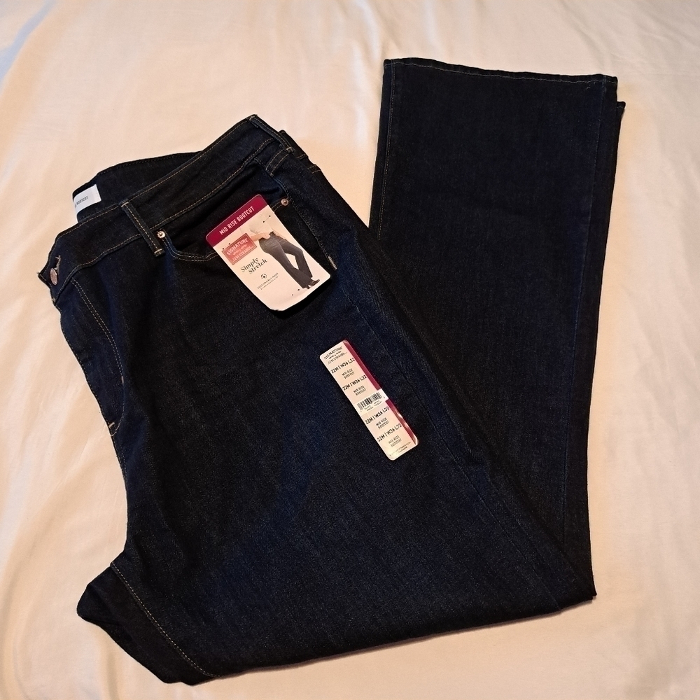 Signature Levi Strauss women's dark wash jeans 36 x 32 bootcut NWT
